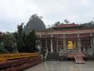 Новый храм монастыря Тянь Синь Юнь Лэ после новоднения